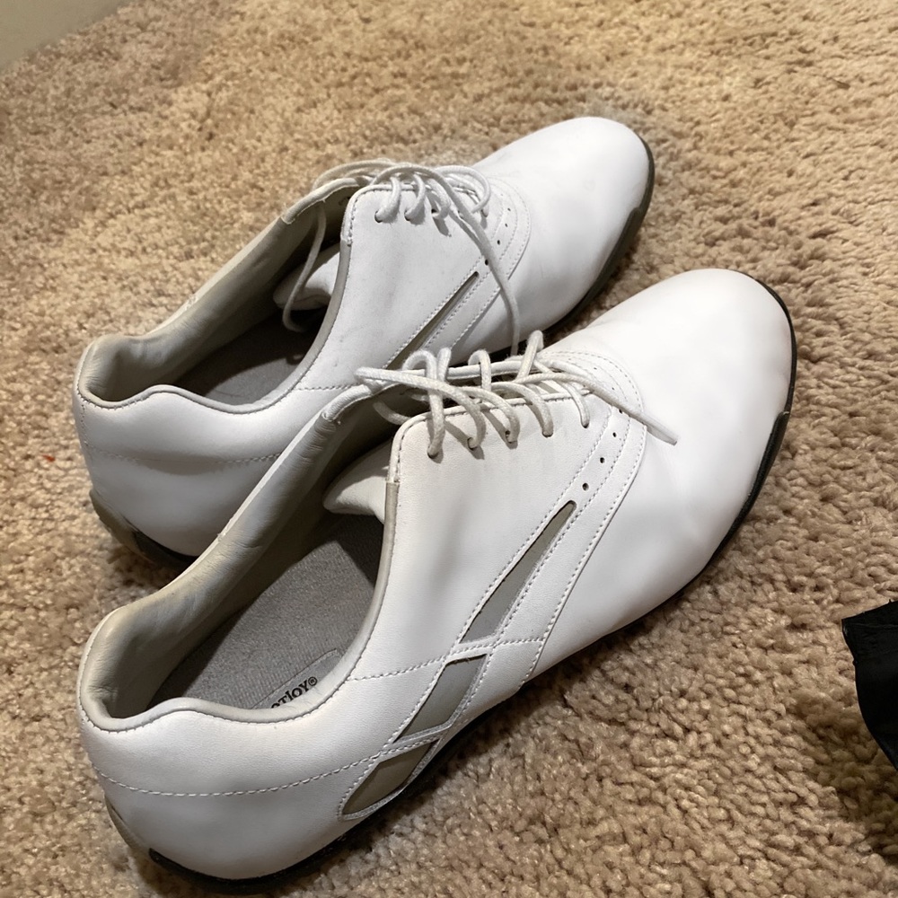 Footjoy women’s golf shoes